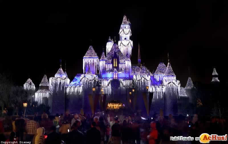 Imagen de Disneyland California  Holiday Magic nocturno